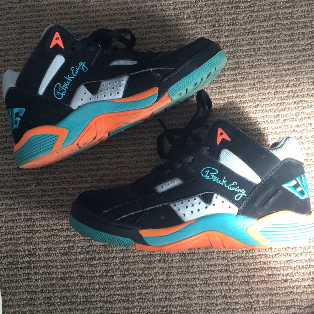 Ewing wrap-mid size 10
